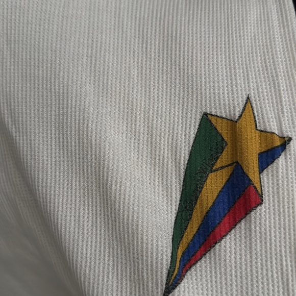 In good conditioning, worn 2x - no stains, rips. Lightly faded designs (pics) - Picture 6 of 9